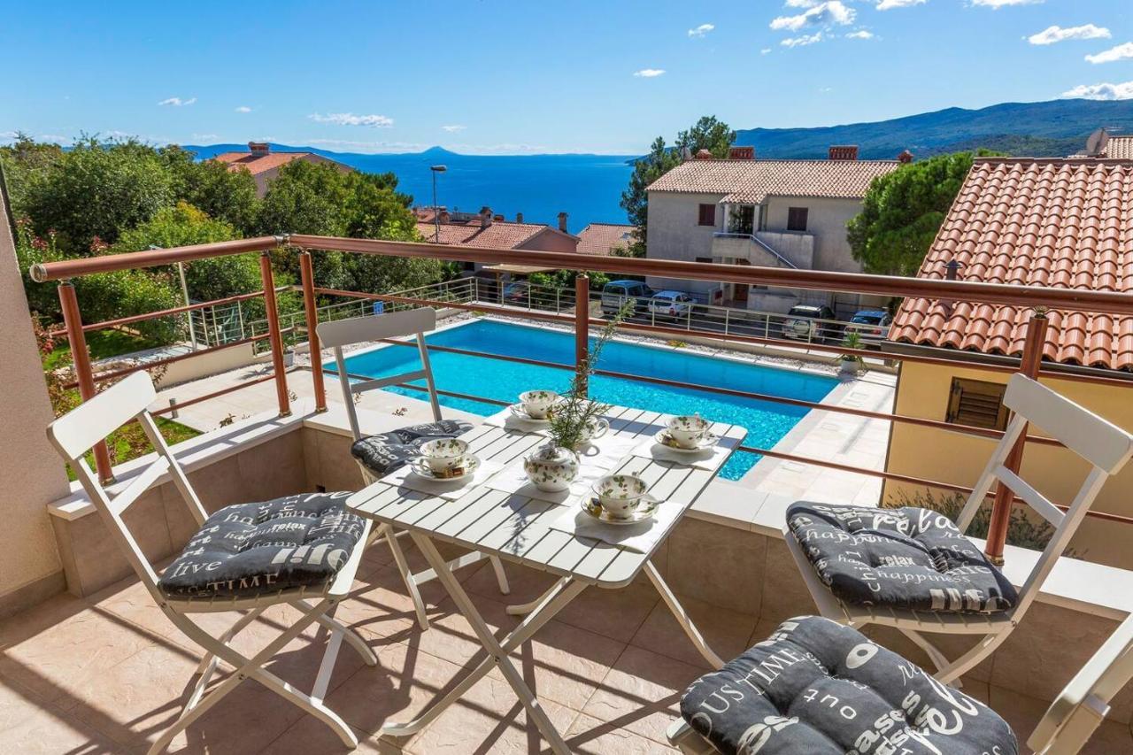 E&T Apartments With A Beautiful Pool Rabac Exterior photo